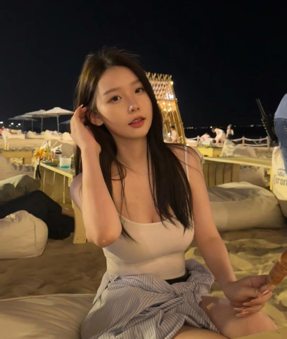 女大学生赚学费