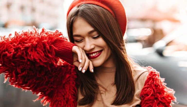 如何向女生表达喜欢：19个细腻技巧助你赢得她的心